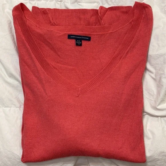 Lightweight V-Neck Sweater 💕 - Picture 2 of 3